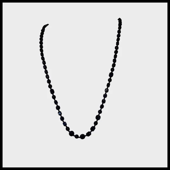 Classic Navy Beaded Long Necklace - Vintage - Picture 4 of 12